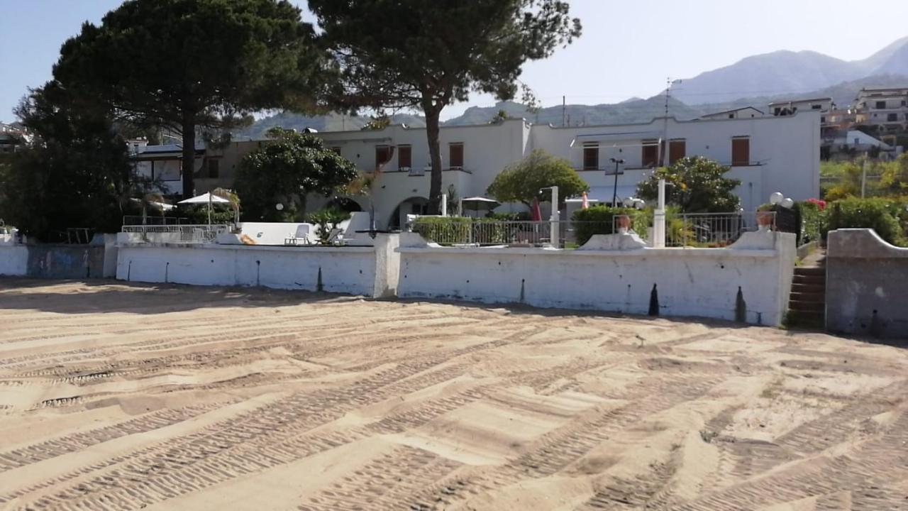 Villa A Diamante Sulla Spiaggia بلفيديري ماريتّيمو المظهر الخارجي الصورة